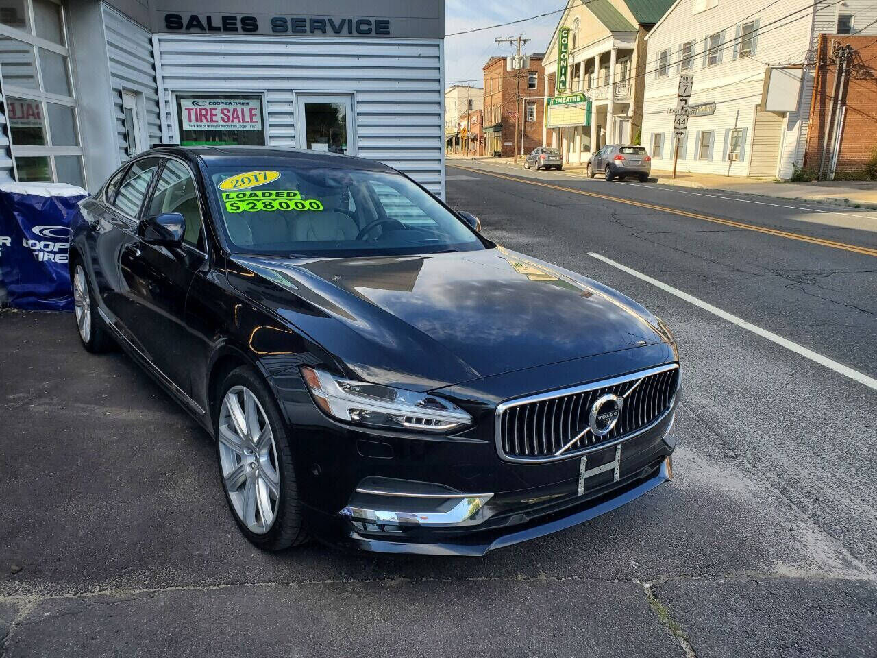 2017 VOLVO S90