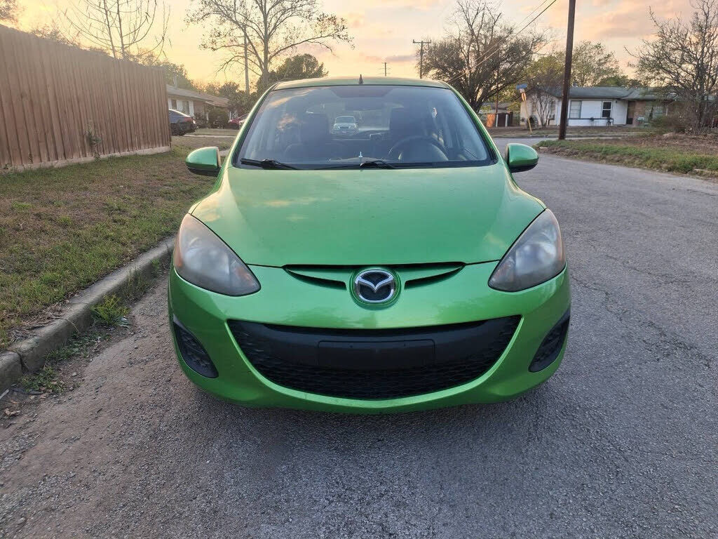 2011 MAZDA Mazda2