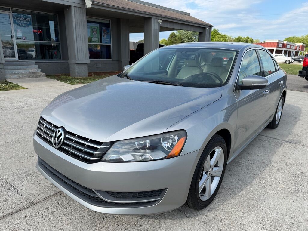2013 VOLKSWAGEN Passat