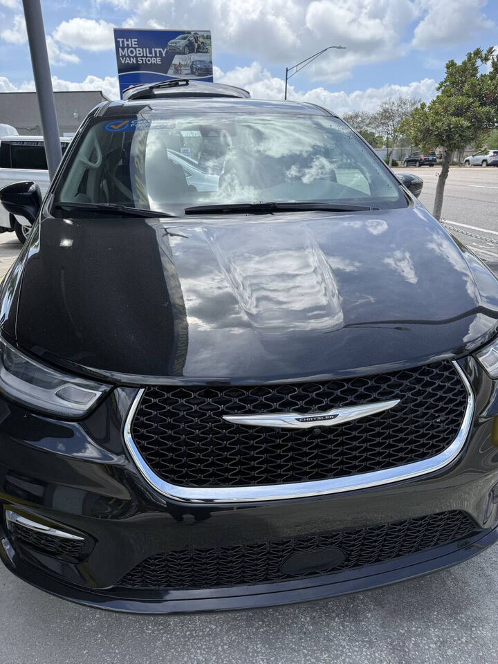 2023 CHRYSLER Pacifica