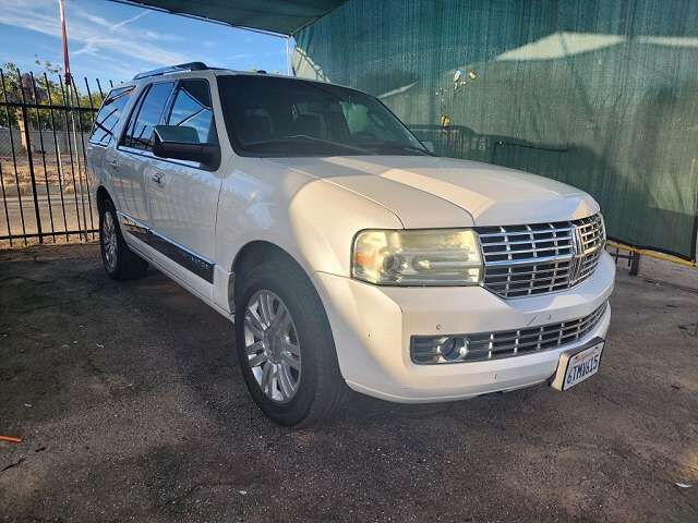 2011 LINCOLN Navigator