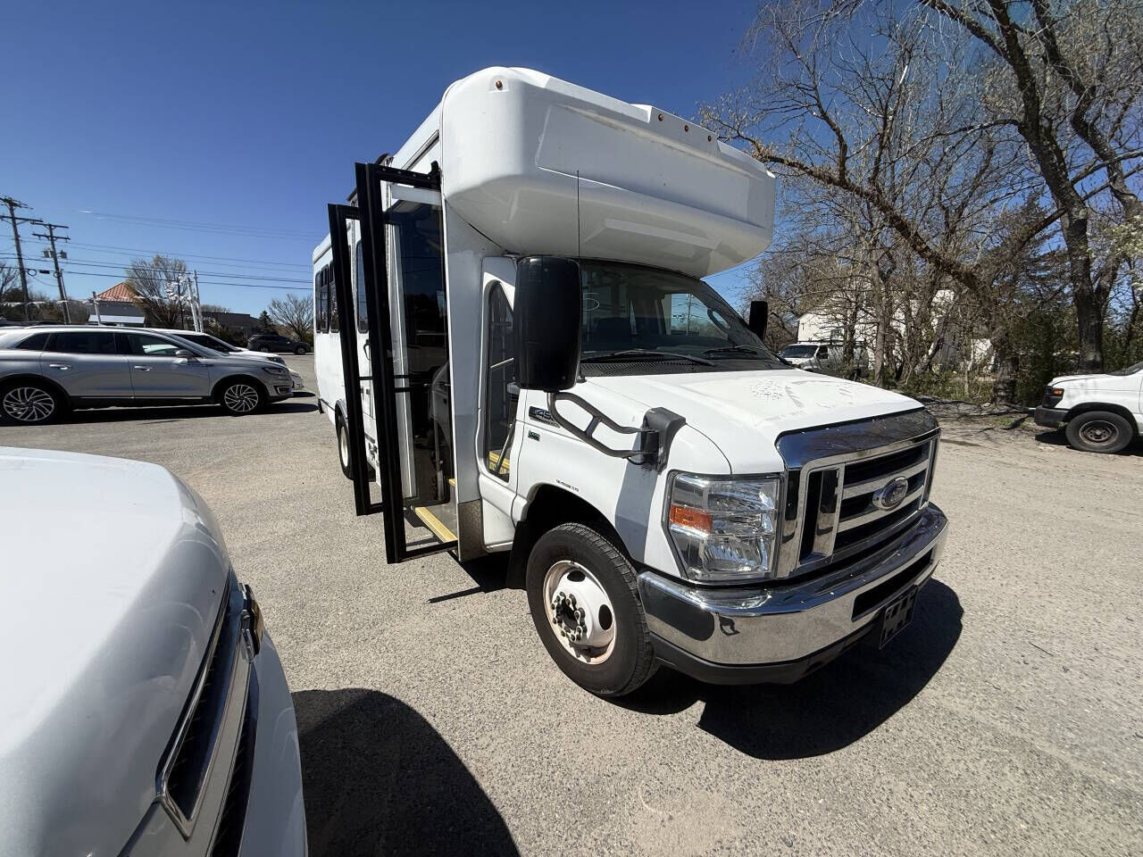 2018 FORD E-450