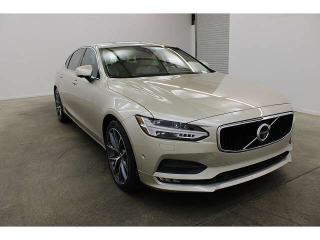 2018 VOLVO S90