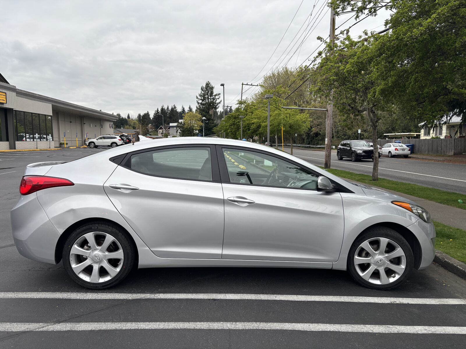 2011 HYUNDAI Elantra