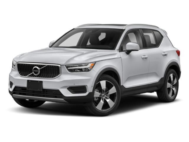 2021 VOLVO XC40
