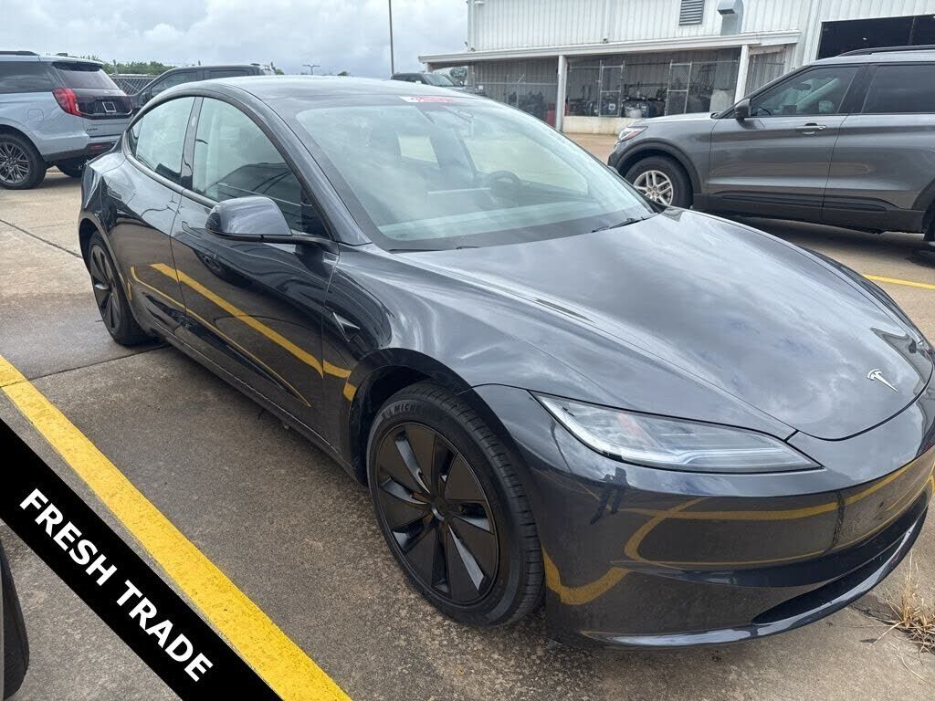 2025 TESLA Model 3
