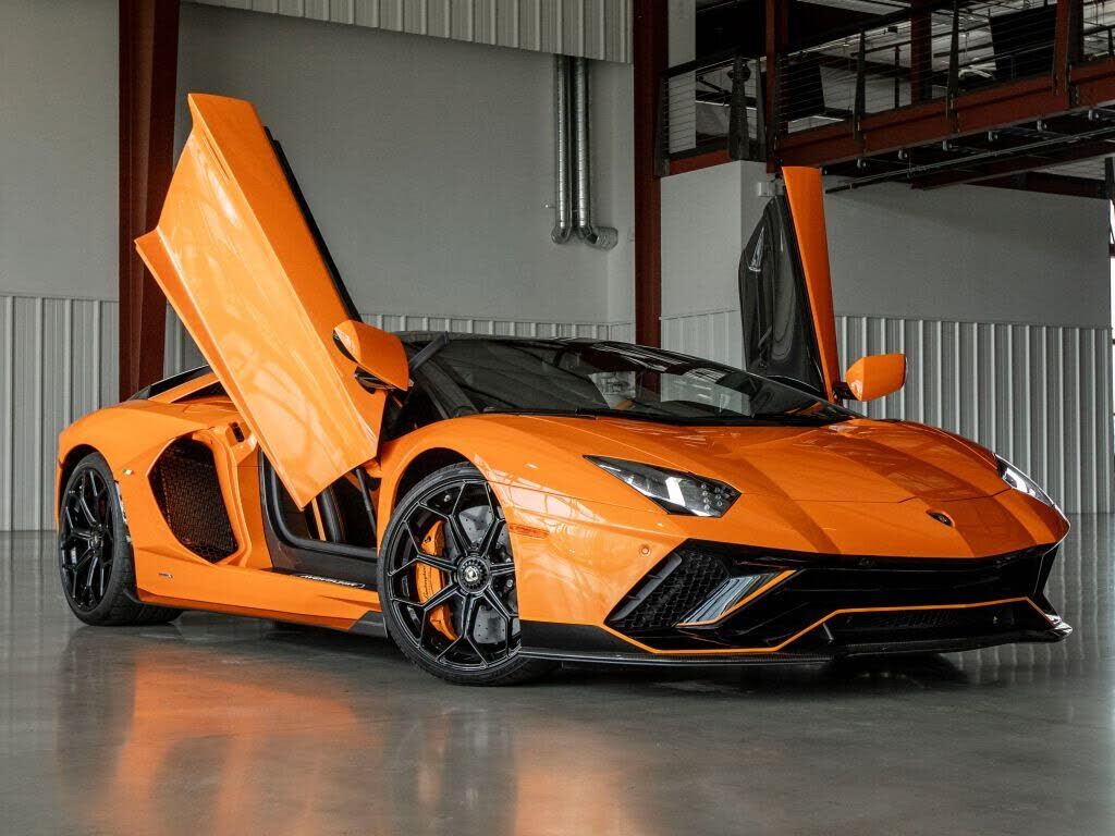 2022 LAMBORGHINI Aventador