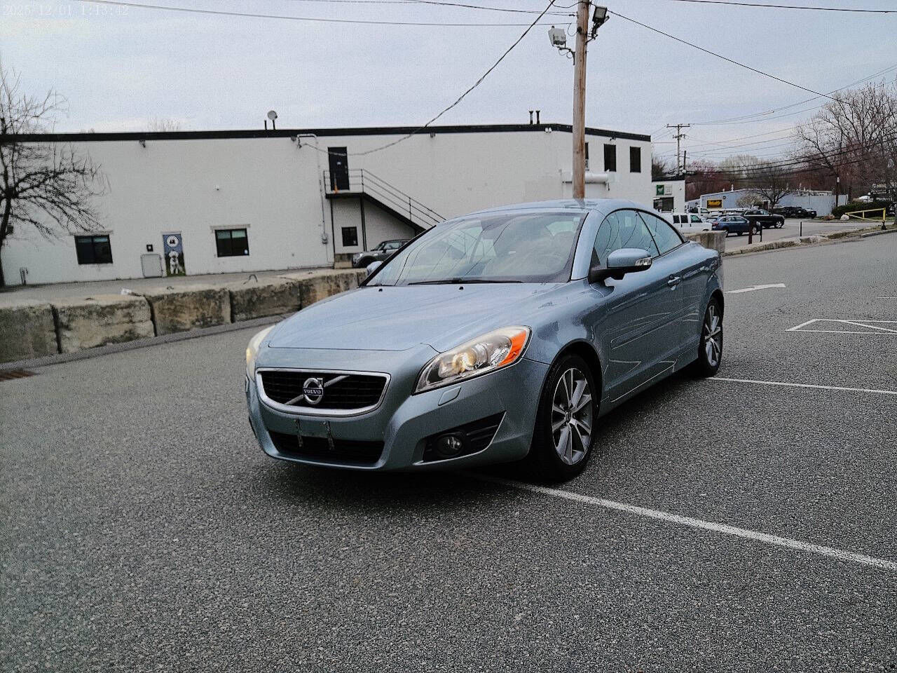 2011 VOLVO C70