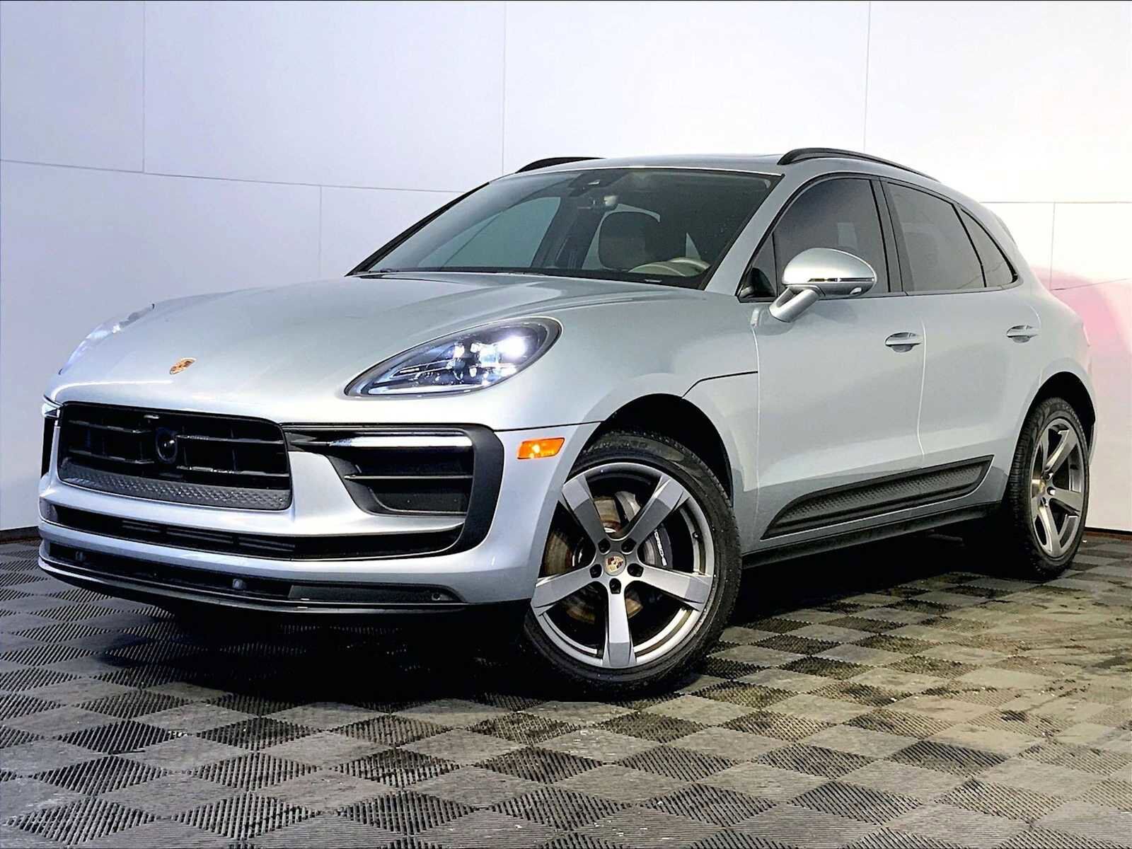 2023 PORSCHE Macan