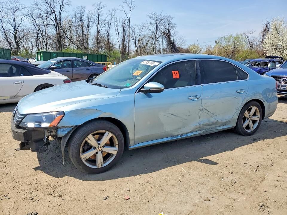 2012 VOLKSWAGEN Passat