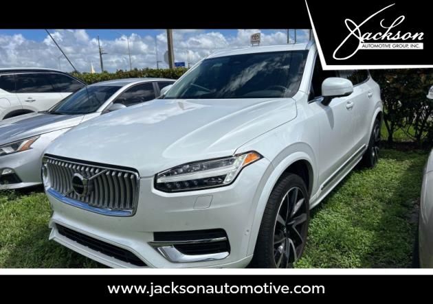 2023 VOLVO XC90