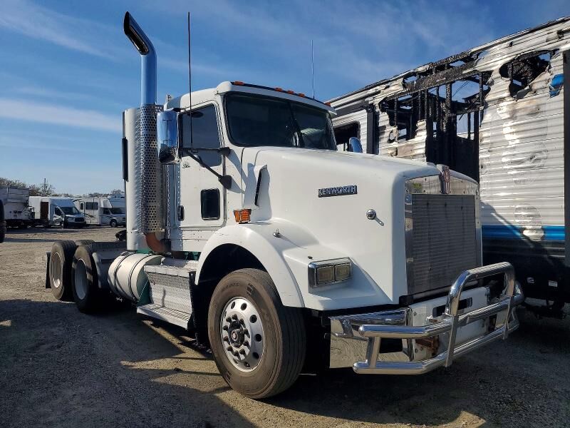 2009 KENWORTH T8 Series