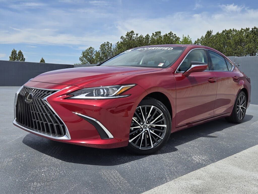 2025 LEXUS ES