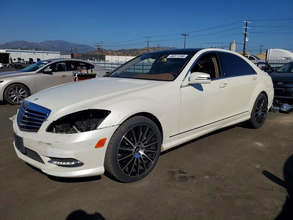 2013 MERCEDES-BENZ S-Class