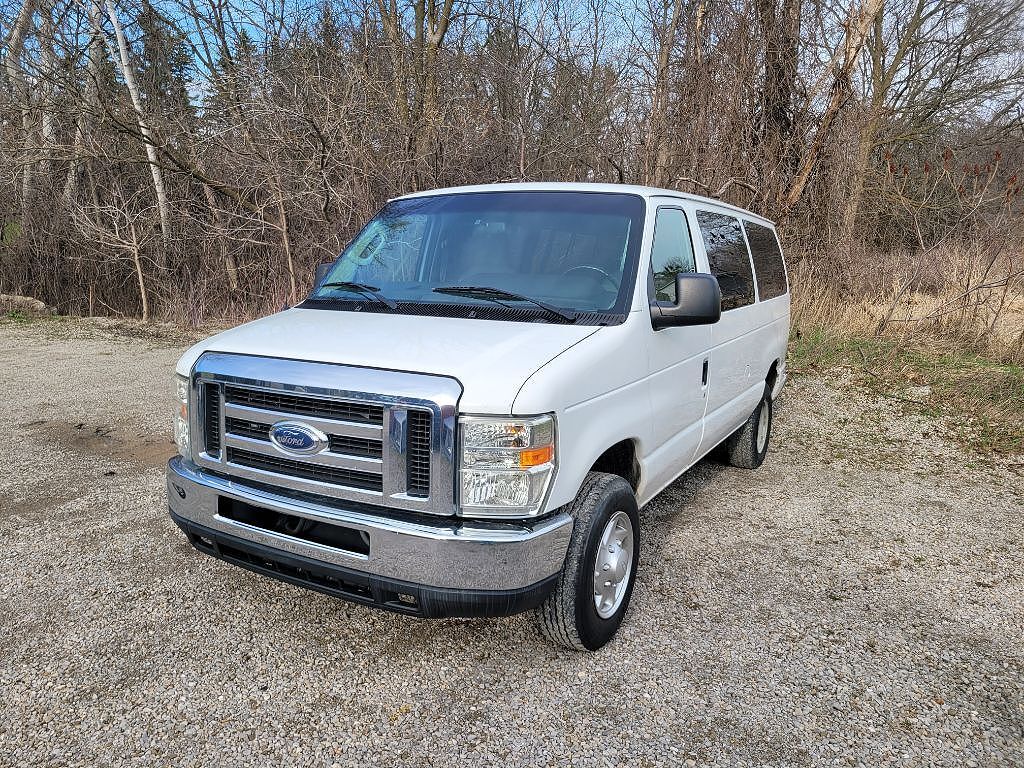2013 FORD E-350