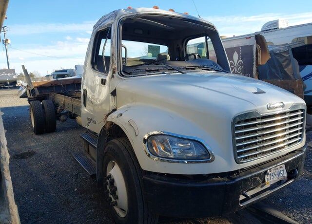 2013 FREIGHTLINER M2