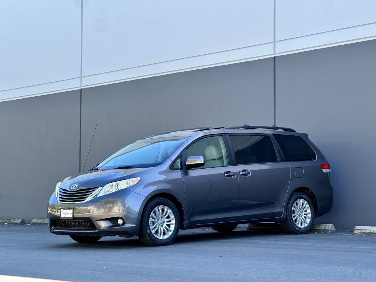2012 TOYOTA Sienna