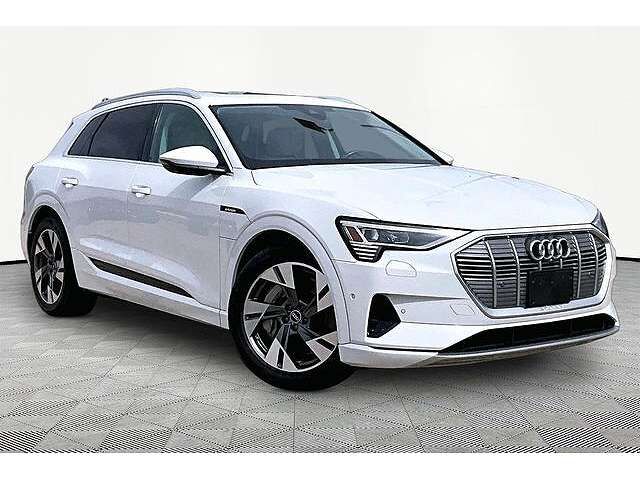 2022 AUDI e-tron