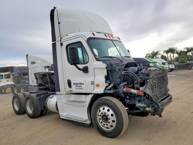 2015 FREIGHTLINER Cascadia