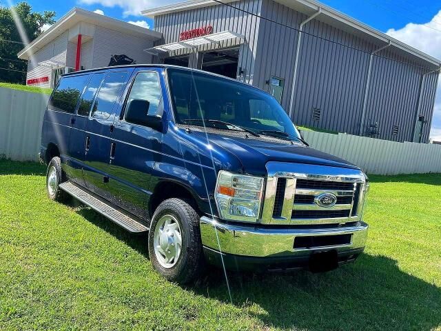 2011 FORD E-350