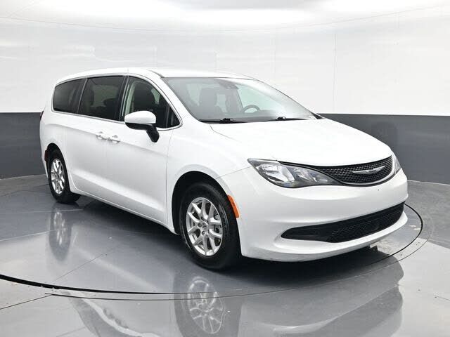 2023 CHRYSLER Voyager