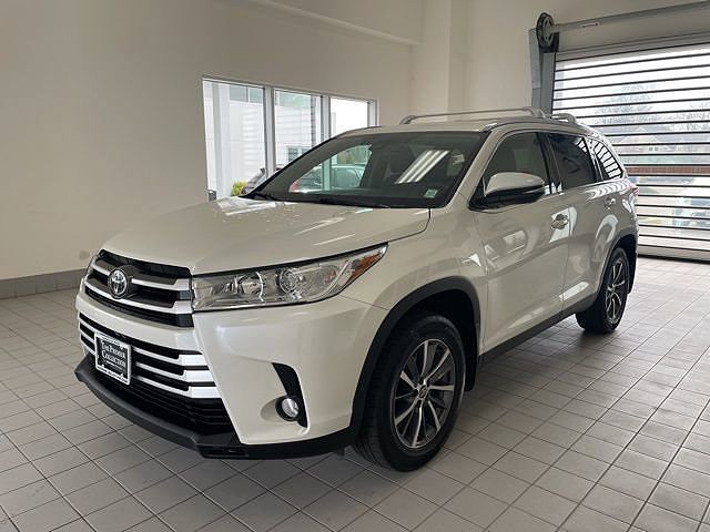 2019 TOYOTA Highlander