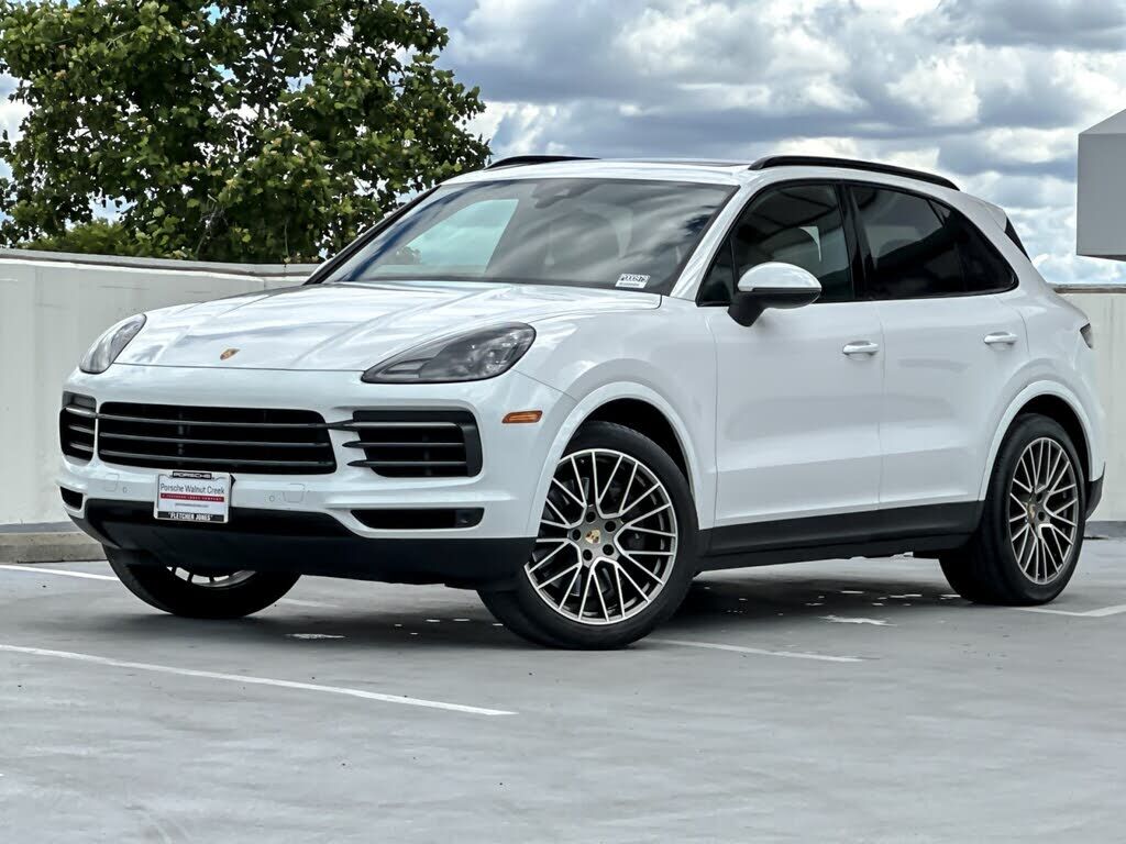 2023 PORSCHE Cayenne