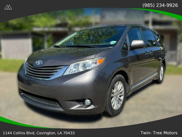 2013 TOYOTA Sienna