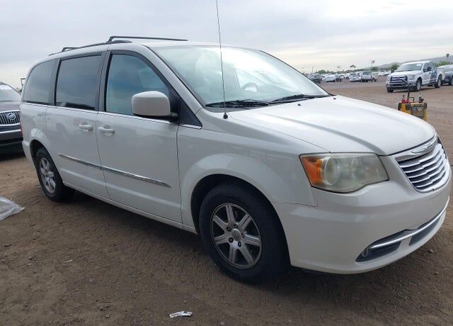 2012 CHRYSLER Town and Country