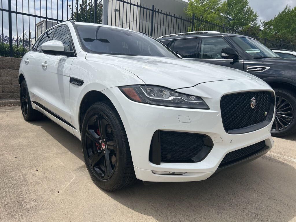 2017 JAGUAR F-Pace