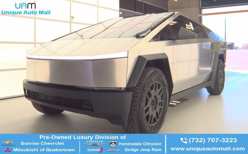2024 TESLA Cybertruck