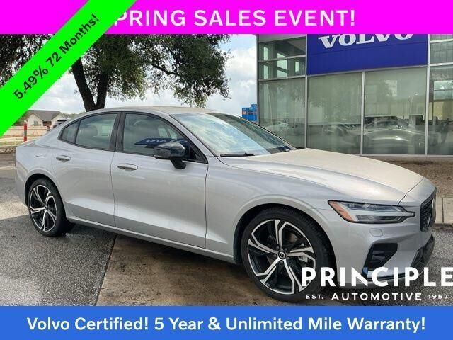 2025 VOLVO S60