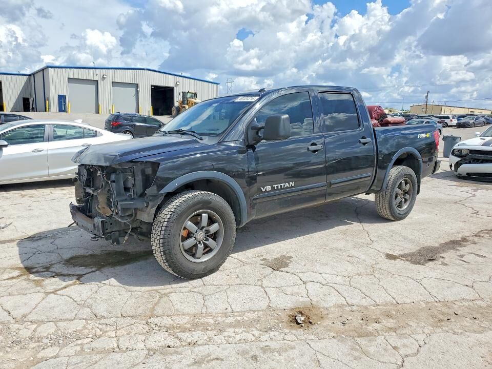 2013 NISSAN Titan
