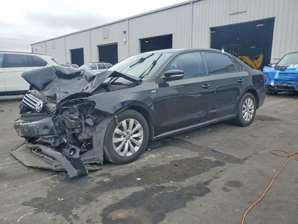 2014 VOLKSWAGEN Passat