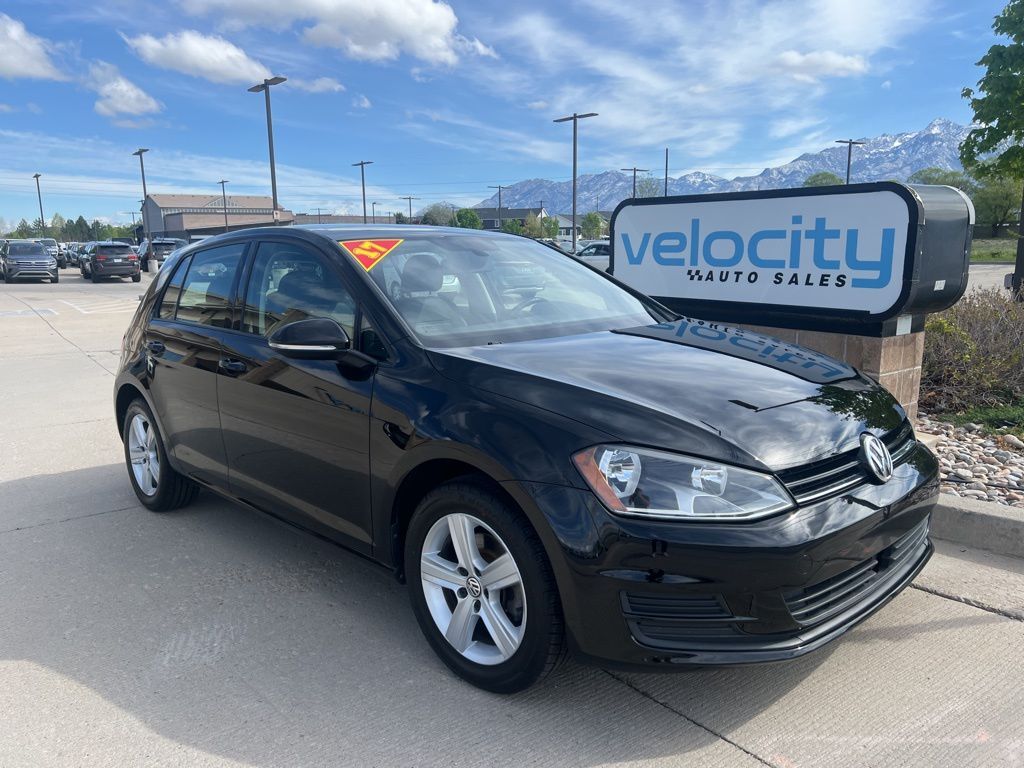 2017 VOLKSWAGEN Golf