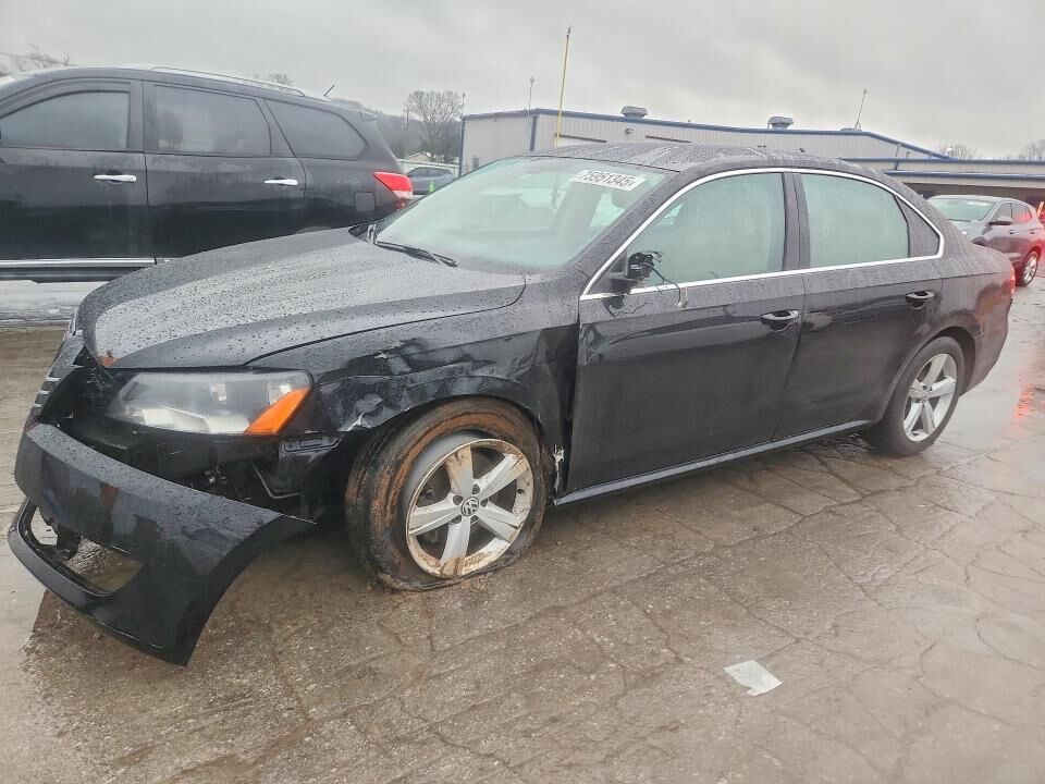 2013 VOLKSWAGEN Passat