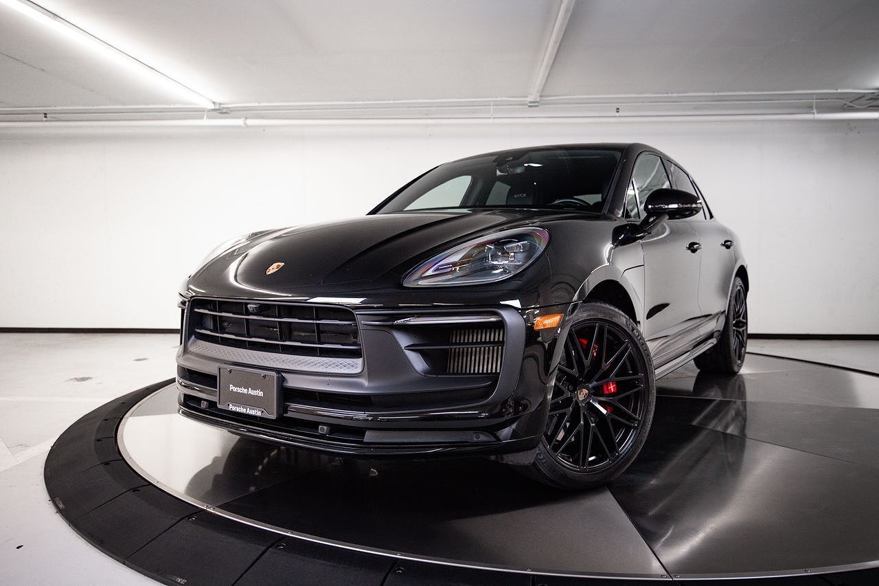 2022 PORSCHE Macan