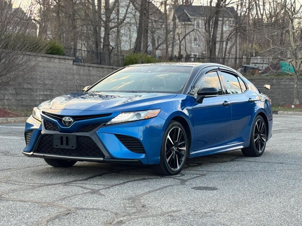 2019 TOYOTA Camry