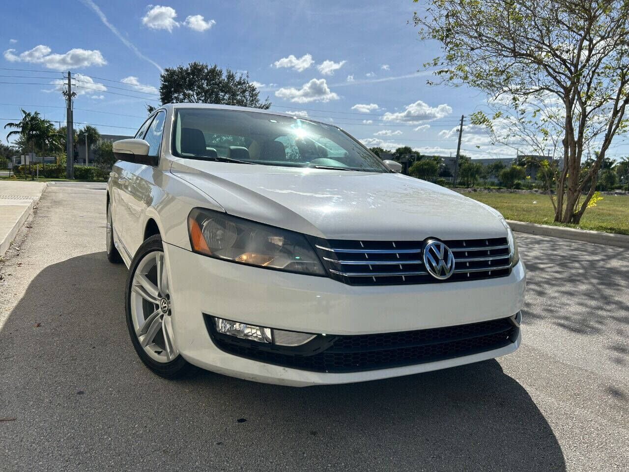 2014 VOLKSWAGEN Passat