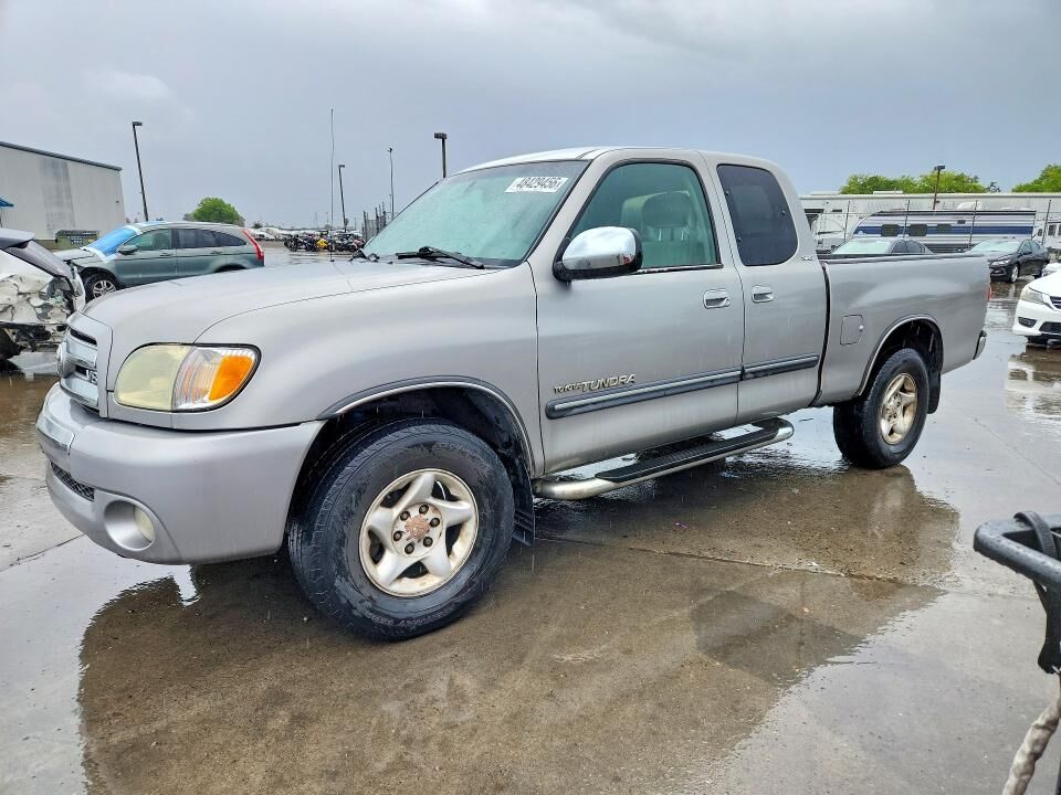 2004 TOYOTA Tundra