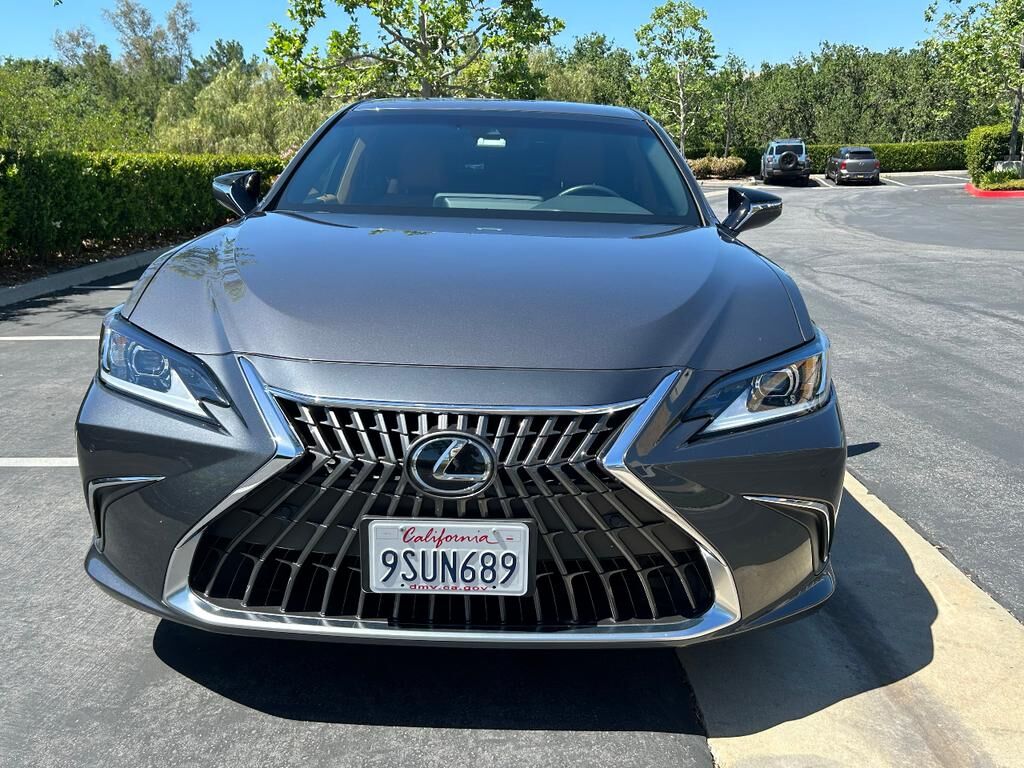 2023 LEXUS ES