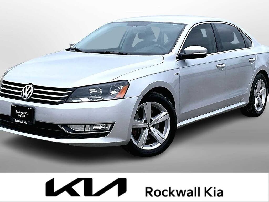 2015 VOLKSWAGEN Passat