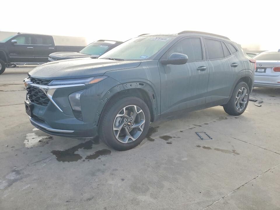 2026 CHEVROLET Trax