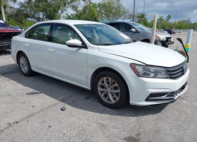 2018 VOLKSWAGEN Passat
