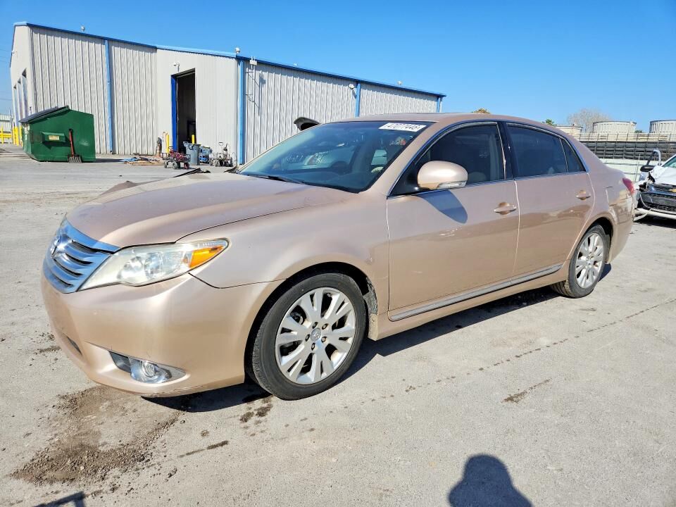 2011 TOYOTA Avalon