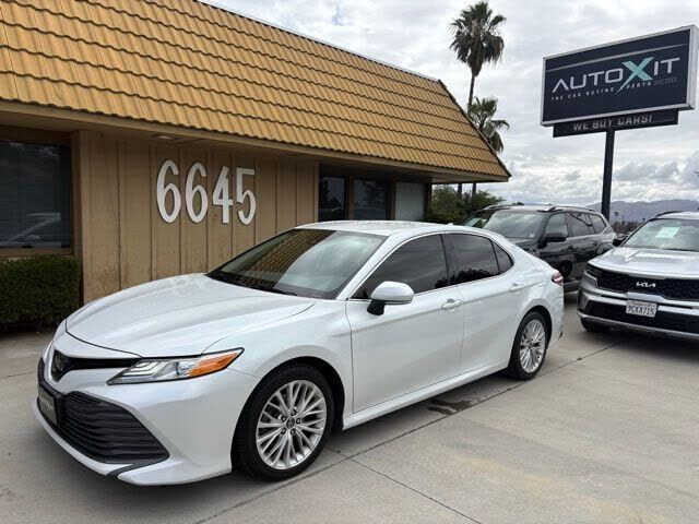 2019 TOYOTA Camry