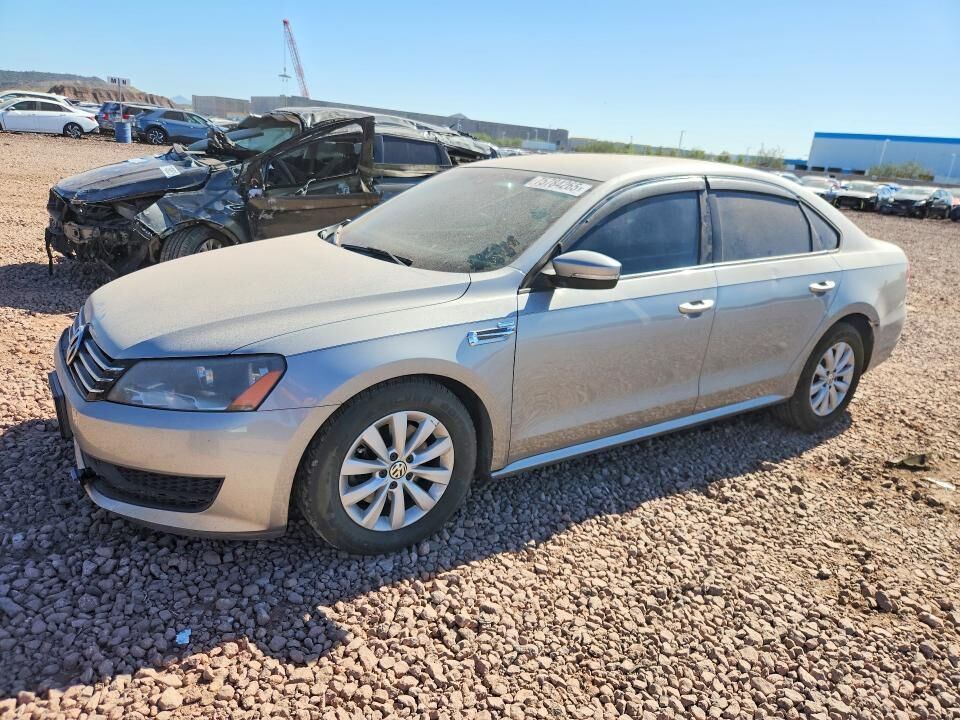 2013 VOLKSWAGEN Passat