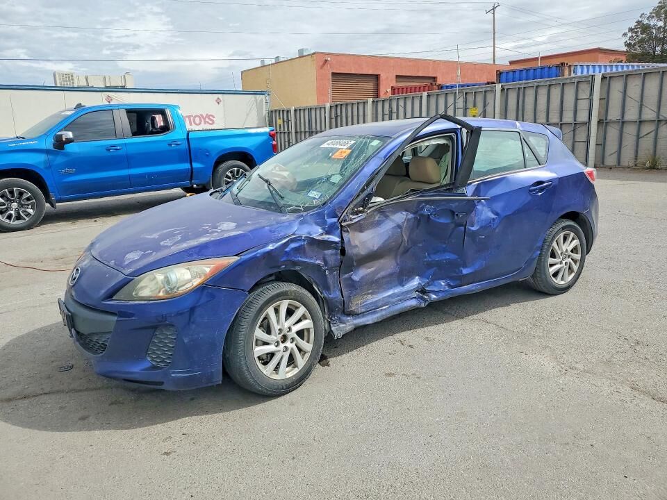 2013 MAZDA Mazda3