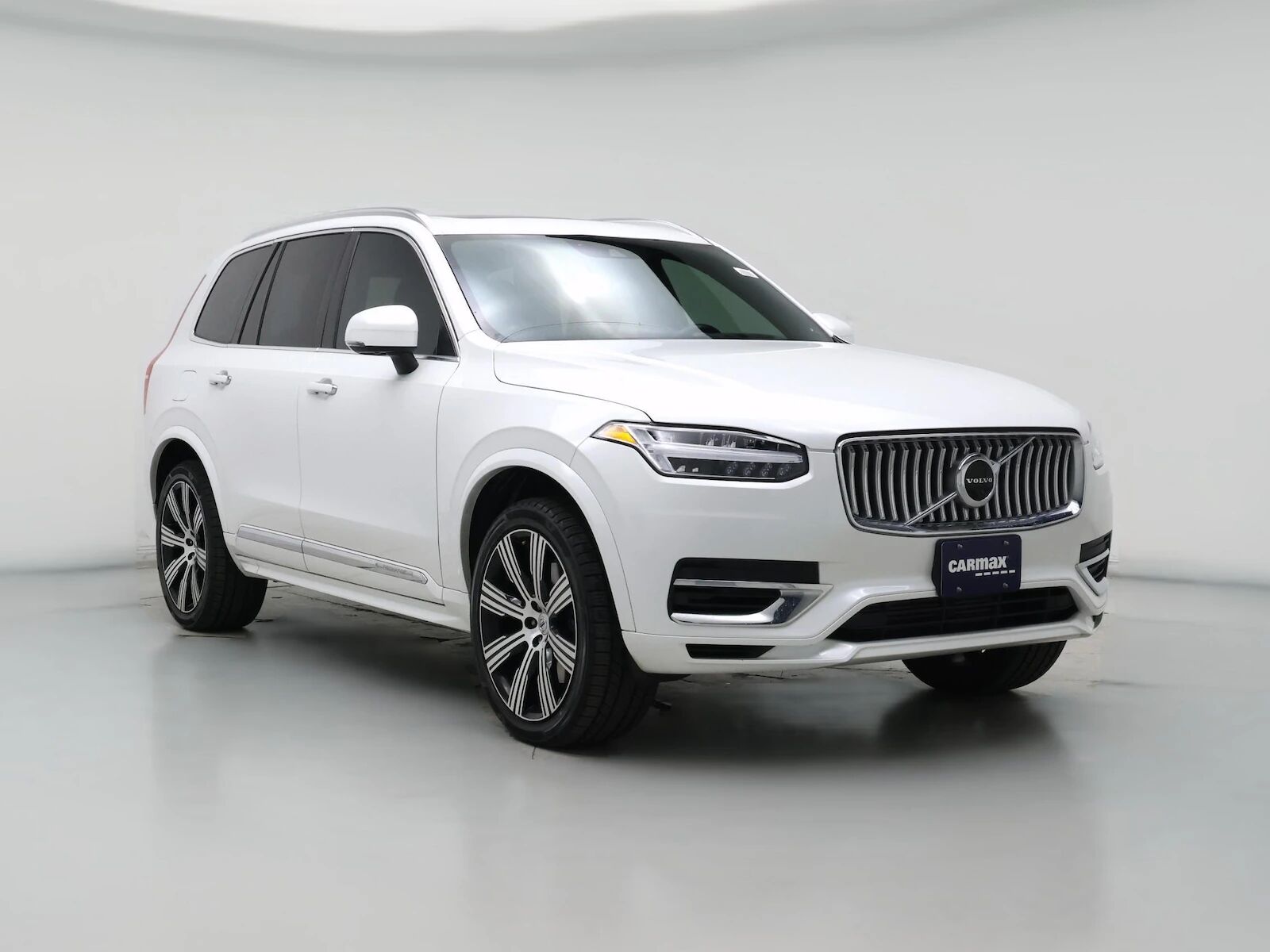 2022 VOLVO XC90