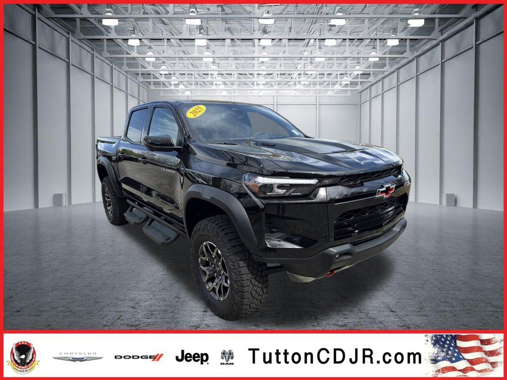2025 CHEVROLET Colorado
